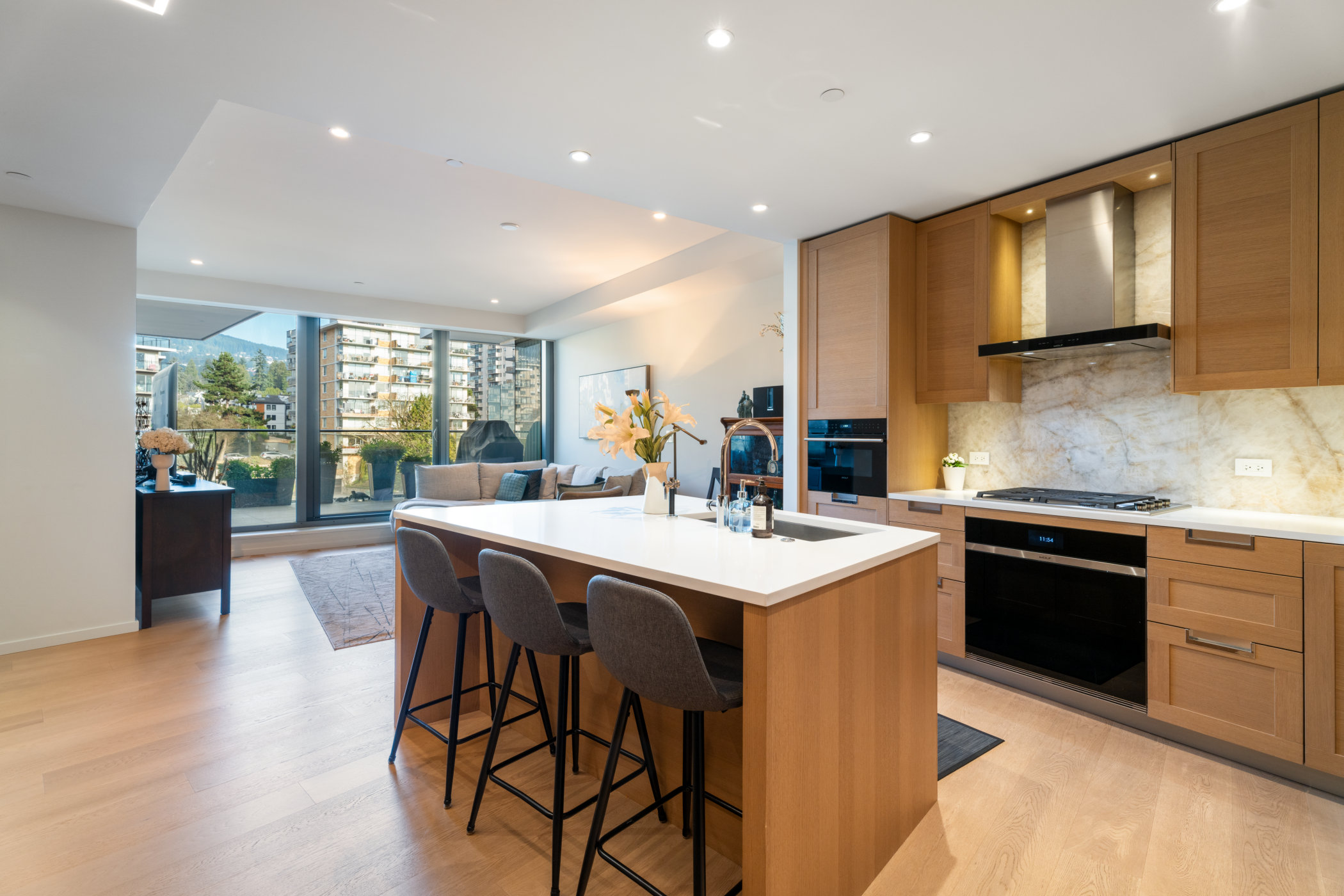 #409 – 1355 Bellevue Avenue